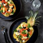 Салат с сыром, ананасом, чесноком и курицей