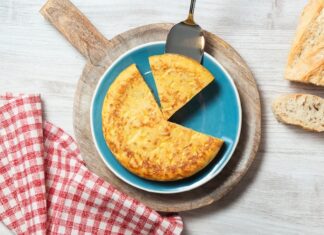 Омлет с картошкой: классический рецепт