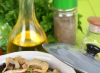 Быстрый и вкусный рецепт из фарша и шампиньонов