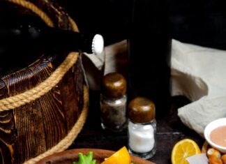 Салат с копченой рыбой и картофелем