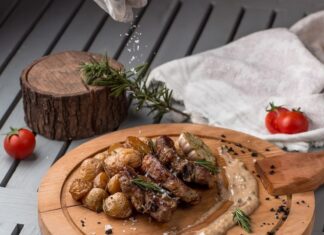 Говяжья печень со сметаной: вкусный рецепт на сковороде