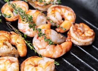 Как пожарить креветки