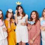 Команда девочек: название и девиз на 8 марта