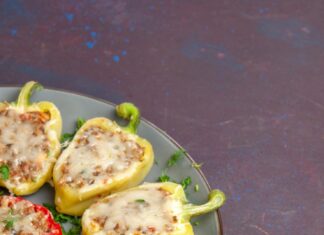 Свиные отбивные с помидорами и сыром в духовке