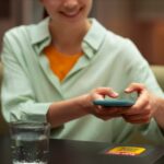 Регистрация карты Лукойл в приложении на телефоне