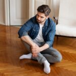 Боль в колене: народные приметы и суеверия