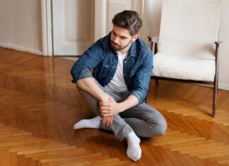 Боль в колене: народные приметы и суеверия