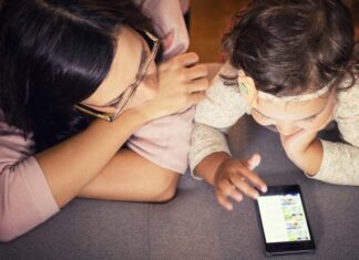 Как родителям просмотреть оценки в электронном дневнике через телефон