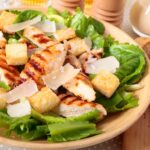 Салат с курицей и ананасами: рецепт