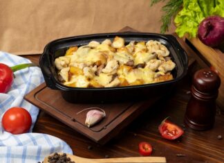 Картофельная запеканка с фаршем в духовке