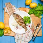 Скумбрия в духовке: фольга, лимон и картошка