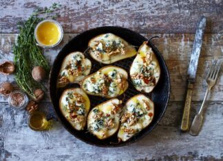 Груша с сыром в духовке