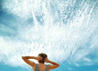 Сны о море с волнами: значение для женщин