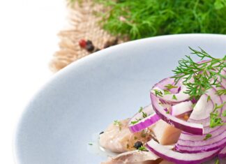 Салат с палтусом: рецепт и секреты приготовления