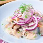 Маринованная скумбрия с луком: вкусный рецепт дома