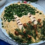 Гнездо глухаря с копченой курицей и свежим огурцом