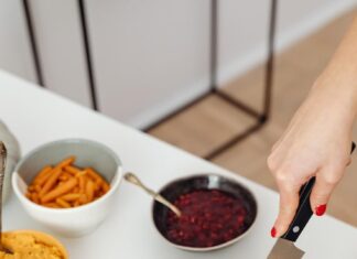 Курица с хрустящей корочкой: секреты жарки на сковороде