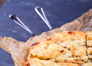 Дрожжевой пирог с минтаем в духовке