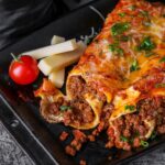 Каннеллони с фаршем в духовке и соусом