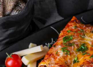 Каннеллони с фаршем в духовке и соусом