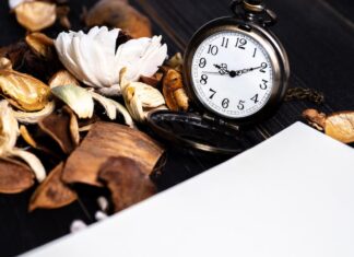 Стихи о времени и жизни: короткие, но полные смысла