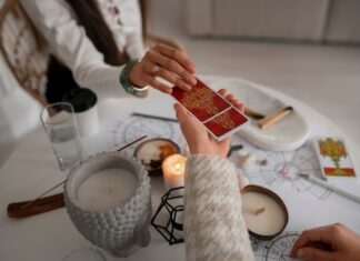 Разложить пасьянс для гадания на ближайшую неделю