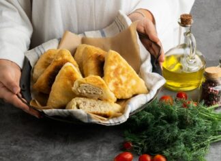 Пирожки с картошкой на сковороде без дрожжей