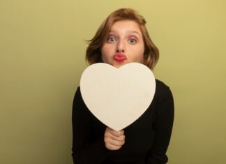 Как правильно делать комплименты девушке