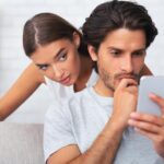 Разговор на расстоянии: что спросить у парня по телефону