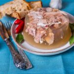 Холодец из свиных ножек и рульки: классический рецепт