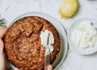 Пирог на варенье и кефире в духовке