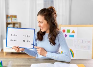 Математические знаки: больше или меньше