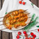 Сочные куриные шашлычки на шпажках в духовке