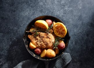 Свиные отбивные в кляре на сковороде с панировкой