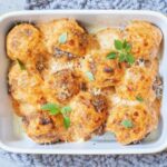 Куриные рулетики с шампиньонами и сыром в духовке