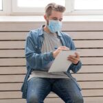 Как поддержать парня в болезни: слова утешения