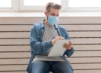 Как поддержать парня в болезни: слова утешения