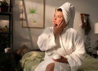 Удаление прыщей во сне: польза или вред?