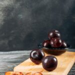 Слива во сне для женщины: толкование сна