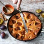 Сливочный пирог на кефире за 30 минут