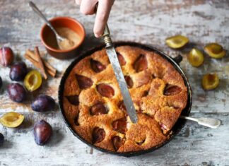 Сливочный пирог на кефире за 30 минут