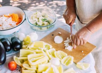 Греческий салат: рецепт с пошаговыми инструкциями