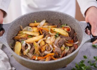 Вкусная картошка на гарнир к мясу: рецепты и советы