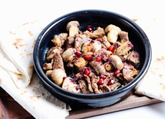 Приготовление куриной печени с луком на сковороде