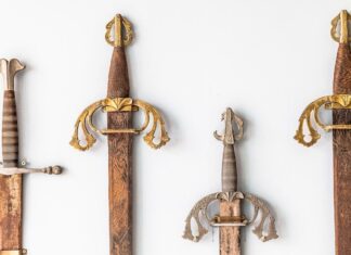 Отношение к 4 Мечам: Анализ и Перспективы