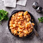 Макароны с фаршем в томатном соусе на сковороде