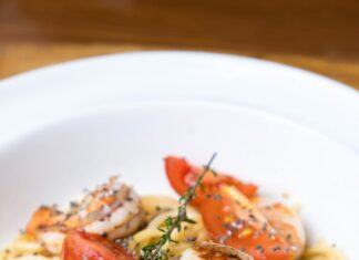 Спагетти с креветками в сливочном соусе: рецепт