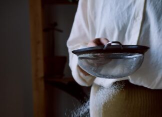 Дрожжевые пироги в духовке: рецепты на молоке