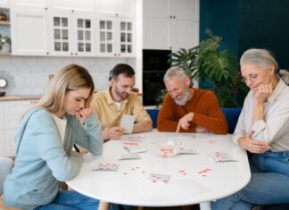 Увеличьте популярность партии в Hearts of Iron 4