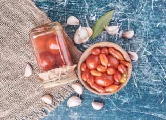 Соление помидоров на зиму: простой рецепт